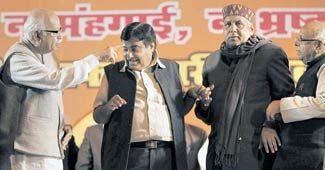 आडवाणी और गडकरी के साथ सूर्यप्रताप शाही और लालजी टंडन