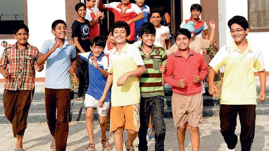 छठी क्लास के बाद ही कोटा की कोचिंग में पढ़ने आ गए बच्चे