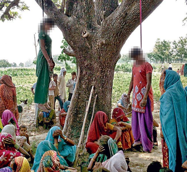 बदायूं में आम के पेड़ पर लटकतीं दो लड़कियों की लाशें