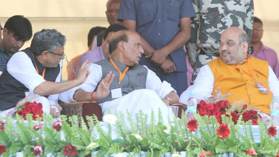 पटना में (बाएं से) बीजेपी नेता सुशील कुमार मोदी, राजनाथ सिंह और बीजेपी अध्यक्ष अमित शाह