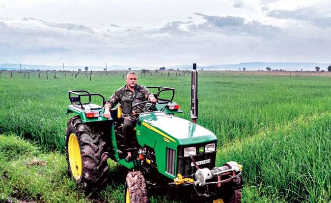 मध्य प्रदेश में रायसेन जिले के चित्तोरा गांव के किसान सोहैल खान