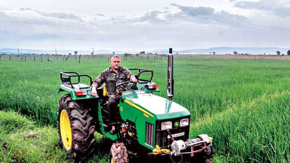 मध्य प्रदेश में रायसेन जिले के चित्तोरा गांव के किसान सोहैल खान