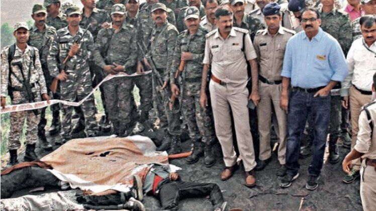 भोपाल में मुठभेड़ के बाद पुलिसकर्मी