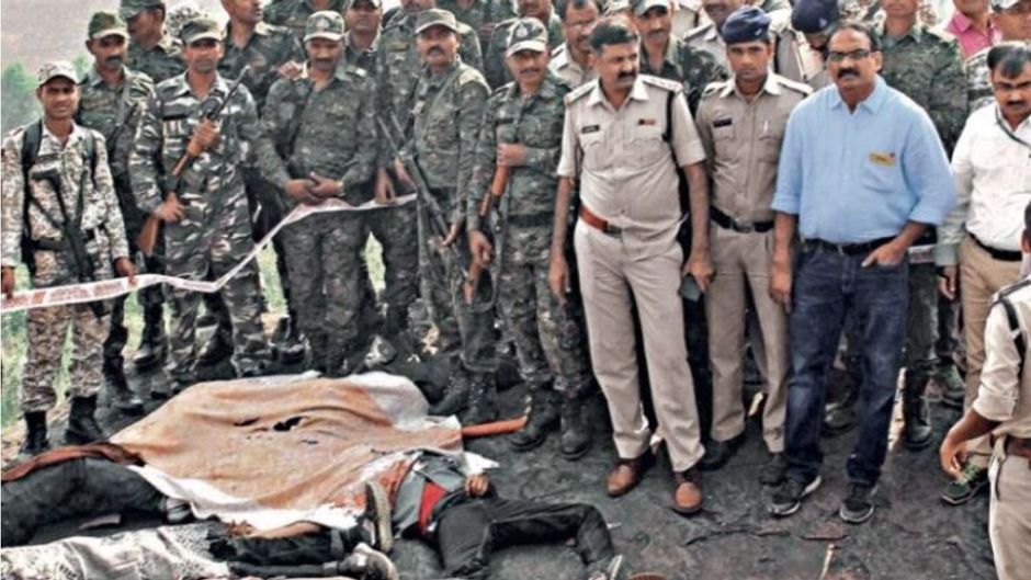 भोपाल में मुठभेड़ के बाद पुलिसकर्मी