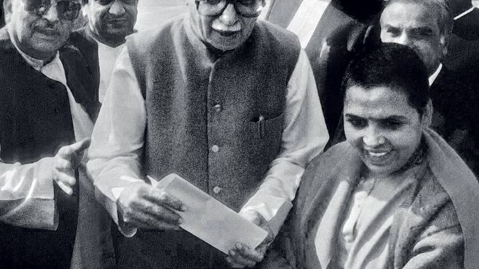 बाबरी मस्जिद ढहाए जाने के दौर में मुरली मनोहर जोशी, लालकृष्ण आडवाणी और उमा भारती