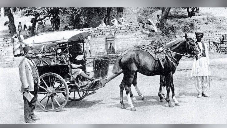 घोड़े से नैनीताल में 1917 में मेल तांगा सर्विस