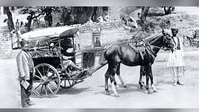 घोड़े से नैनीताल में 1917 में मेल तांगा सर्विस