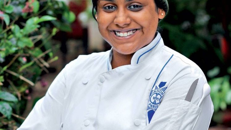 संध्या सी. कुमार को शेफ में दिखाए गए व्यंजनों को तैयार टीम में शामिल 
