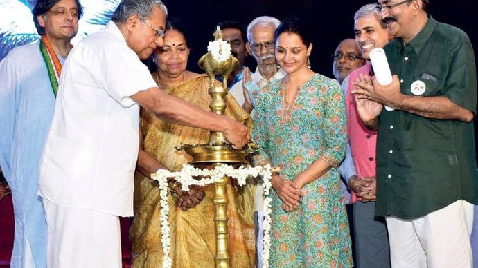 सीएम पिनाराई विजयन हैबफेस्ट 30 का उद्घाटन करते हुए, जो 'लाइफ मिशन' के लिए 1,000 घर बनाएगा