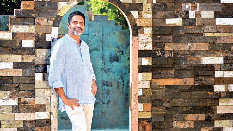शून्य घर सुदर्शन शेट्टी की इस प्रदर्शनी में चार इंस्टालेशन और एक घंटे की एक फिल्म है