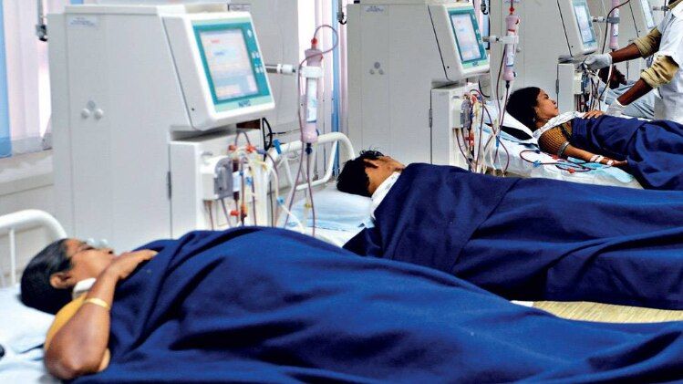 सबके लिए स्वास्थ्य सुविधाएं पुणे नगर निगम के कमला नेहरू अस्पताल में मरीजों की तीमारदारी