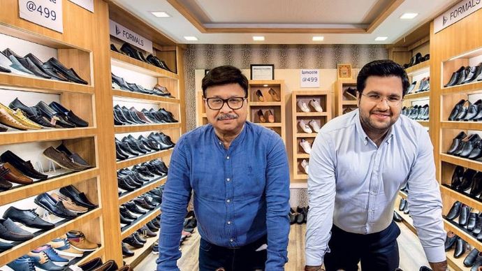 लामोस ग्रुपः अजय मनचंदा (57 वर्ष) और नकुल मनचंदा (27 वर्ष) चेयरमैन और मैनेजिंग डायरेक्टर