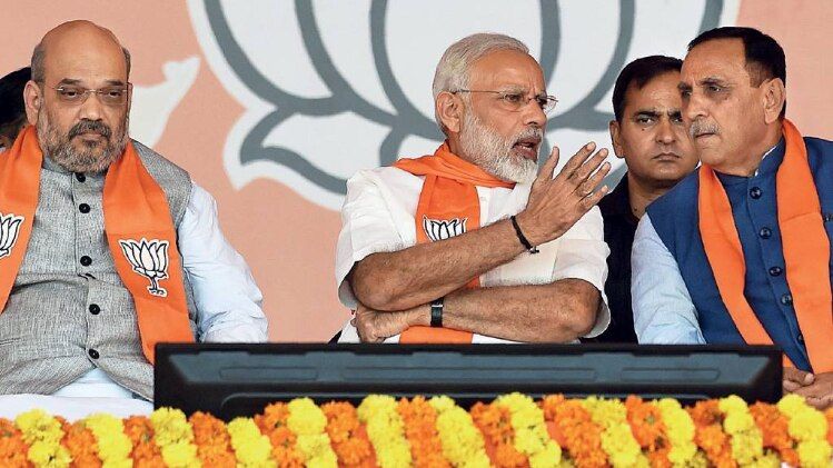 प्रधानमंत्री मोदी और विजय रूपाणी
