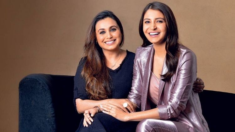 अगली कतार में रानी और अनुष्का