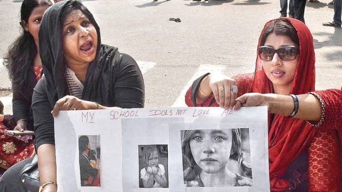 बच्चों पर अत्याचार