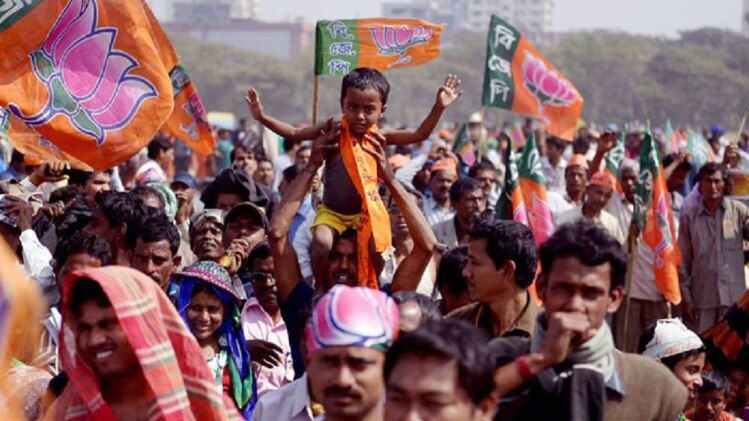 पश्चिम बंगाल के नक्शे में भगवा रंग बढ़ाने की कवायद 