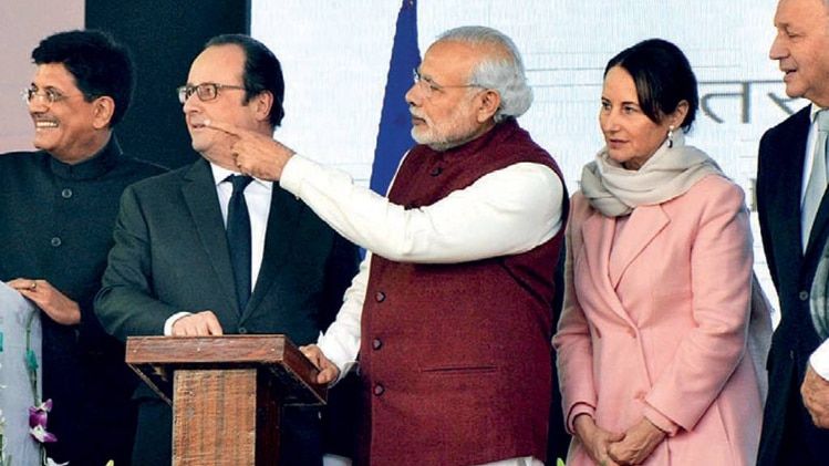 हरियाणा के गुरुग्राम में आईएसए मुख्यालय की आधारशिला रखते प्रधानमंत्री मोदी और फ्रांस के तत्काल