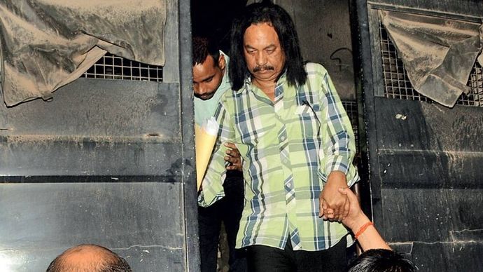 जेल की हवा तमाड़ के पूर्व विधायक पीटर राजा रांची सिविल कोर्ट जाते हुए