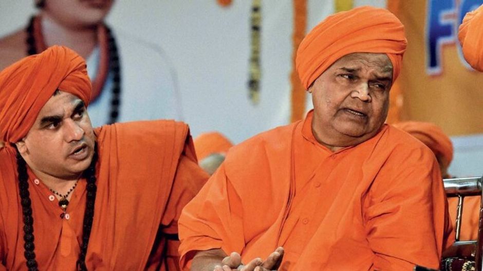 बदला रुख बेंगलूरू में 7 अप्रैल को लिंगायत मठाधिपतियों की सभा में 30 महंतों ने कांग्रेस को समर्थन जा