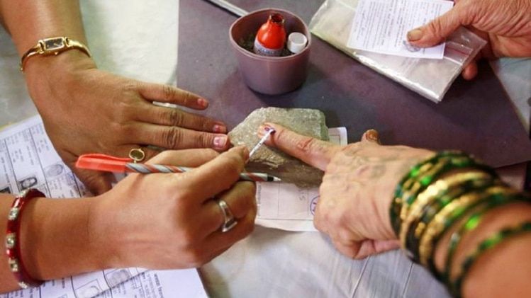 इस साल के आखिर में तीन विधानसभा चुनावों के साथ आम चुनावों की भी तैयारी !