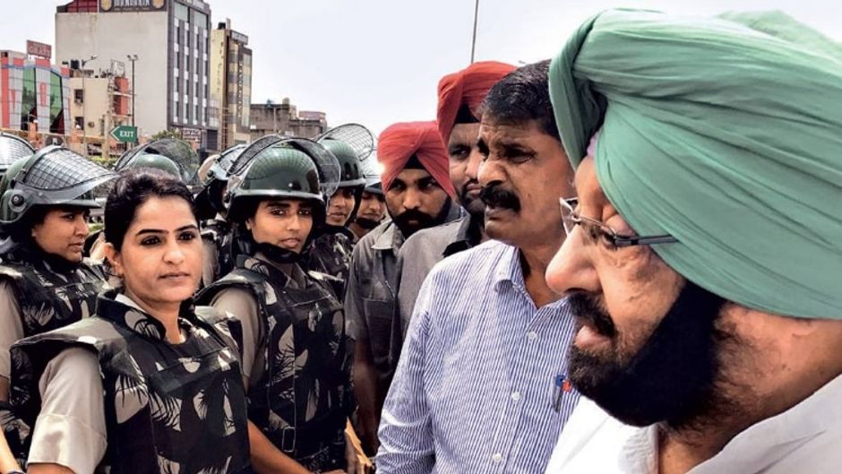 बढ़ती सुरक्षाः मुख्यमंत्री अमरिंदर सिंह जिरकपुर-पंचकूला सीमा पर अर्धसैनिक बलों और पंजाब पुलिस क
