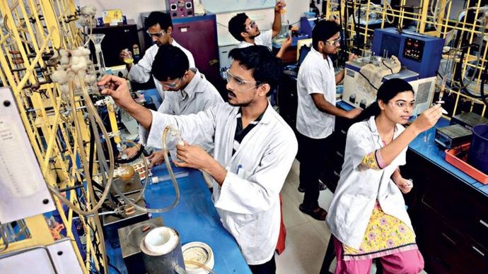 शिक्षा की साधना आइआइटी खडग़पुर की ऑर्गेनिक केमिस्ट्री लैब