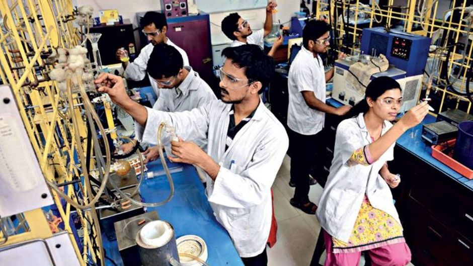 शिक्षा की साधना आइआइटी खडग़पुर की ऑर्गेनिक केमिस्ट्री लैब