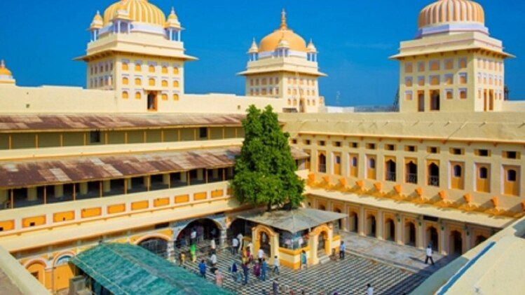 ओरछा में रामराजा सरकार का मंदिर
