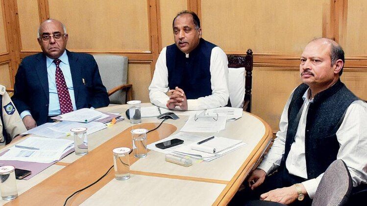 सार्थक पहल हिमाचल के मुख्यमंत्री जयराम ठाकुर (बीच में)