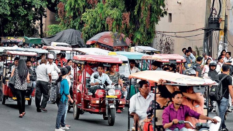  जनता की सवारी ई-रिक्शा से छोटी दूरी का सफर बेहद आसान हो गया है