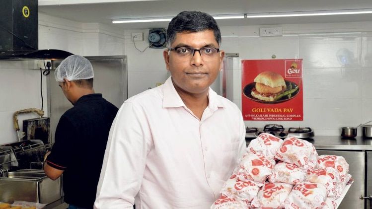 वेंकटेश अय्यर, संस्थापक गोली वड़ापाव 