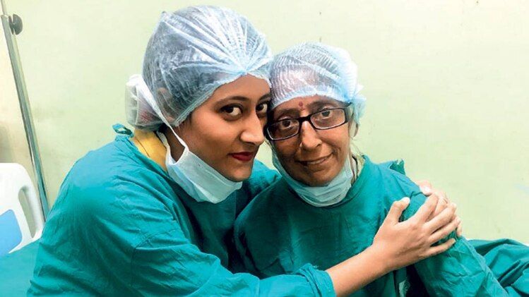 ओइंद्रिला घोष, 23 वर्ष, कोलकाता की लीवर डोनर