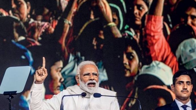 सलाह-मशविरा भोपाल में महिला कांग्रेस कार्यकर्ताओं के साथ राहुल गांधी