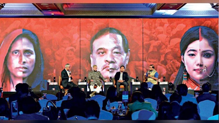 (बाएं से क्रमशः) सत्र संचालक राजदीप सरदेसाई ओवैसी, संगमा और सरमा के साथ