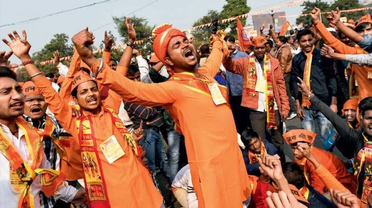  भगवा उभार राम मंदिर की मांग पर दिसंबर, 2018 में दिल्ली के रामलीला मैदान में विहिप समर्थक