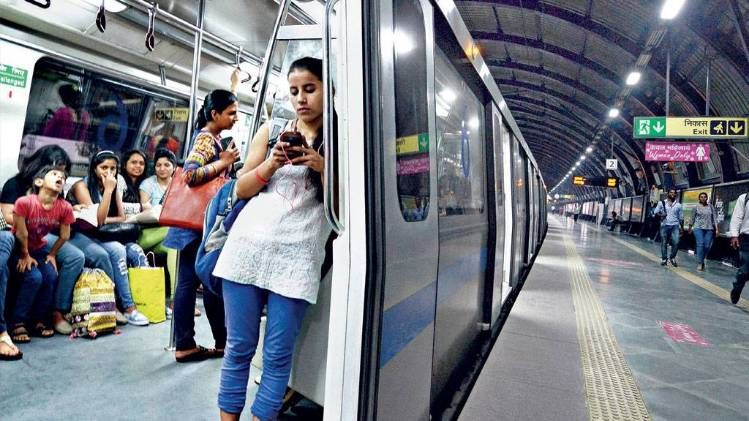 मुफ्त मेट्रो और बस