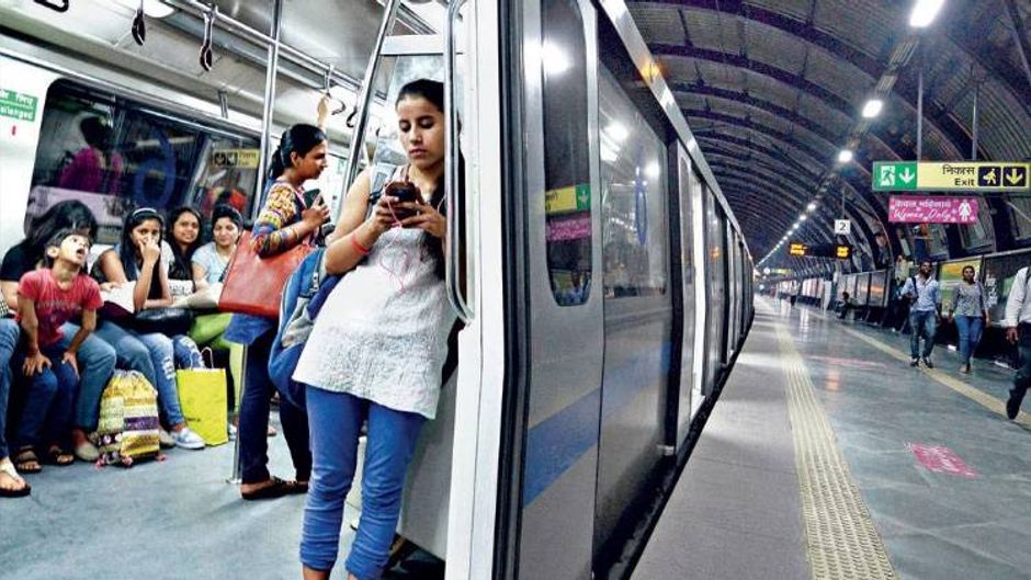 मुफ्त मेट्रो और बस