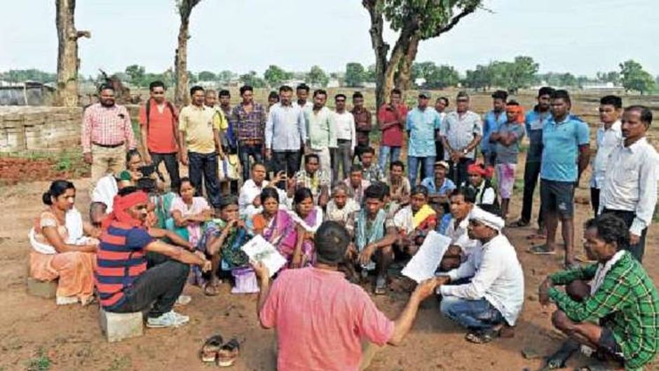 नया सवेरा अबूझमाडिय़ा जनजाति के लोगों से रिहाइश के हक पर बातचीत