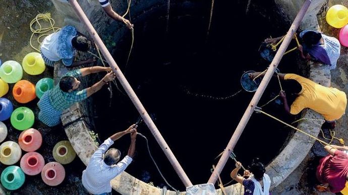 एक अनार, सौ बीमार चेन्नै में भूजल स्तर गिरने से पानी संकट बदतर हो गया है