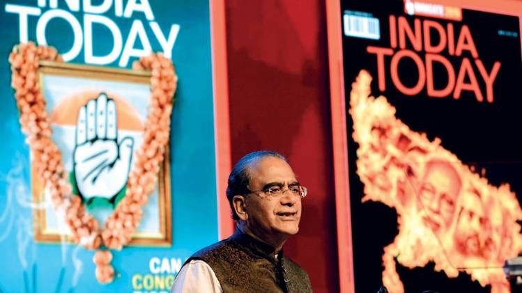 मुंबई में इंडिया टुडे कॉन्क्लेव में, प्रधान संपादक अरुण पुरी