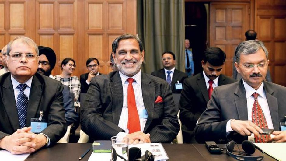 अंतरराष्ट्रीय न्यायालय के समक्ष भारतीय अधिकारी