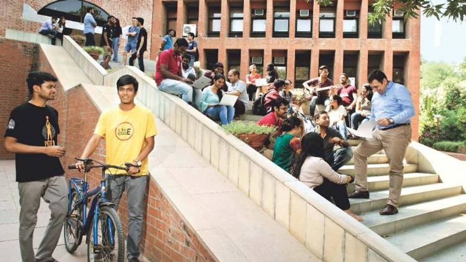 होनहार बिरवान आइआइएम-ए में स्टुडेंट्स