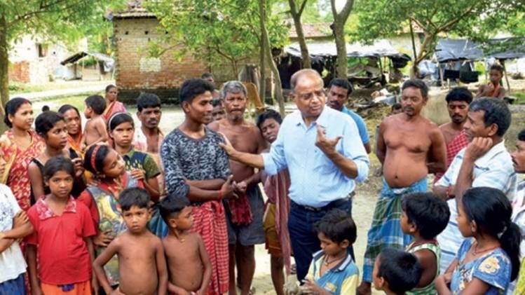 गुर सीखकर बनें गुरु डॉ. कमल कार कोलकाता के नारायणपुर इलाके में