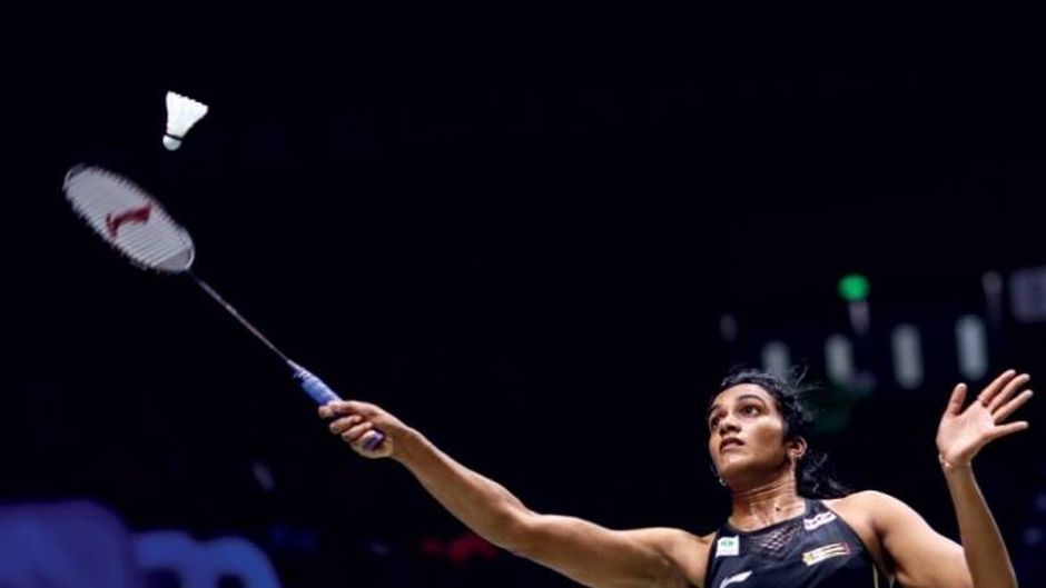 क्वीन ऑफ द कोर्ट सितंबर में चाइना ओपन के दौरान चांगझू शॉट खेलती सिंधु