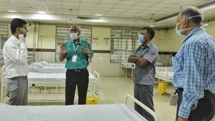 ओडिशा की कोरोना संक्रमण के खिलाफ तैयारियों का जायजा लेते मुख्य सचिव असित त्रिपाठी