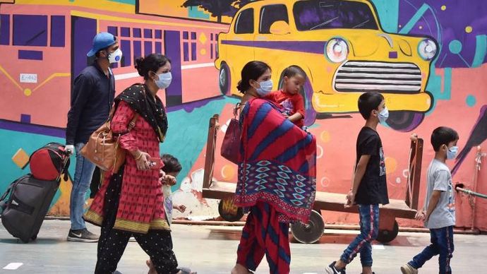 लॉकडाउन क्यों नहीं खोलना चाहती सरकार?