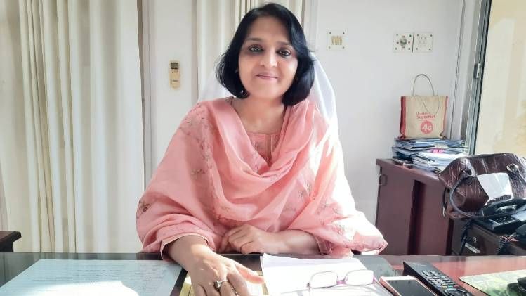 यूपी के प्रमुख सचिव, खाद्य के पद पर तैनात निवेदिता शुक्ला वर्मा