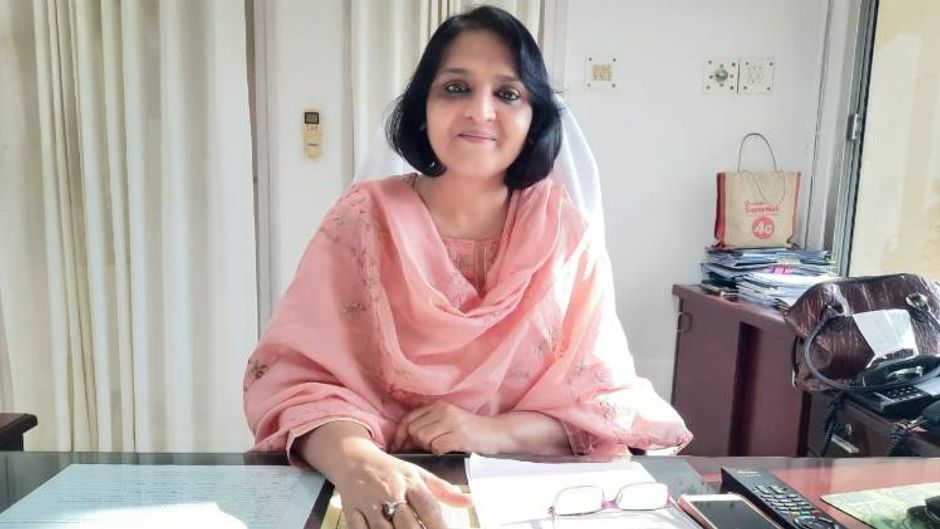 यूपी के प्रमुख सचिव, खाद्य के पद पर तैनात निवेदिता शुक्ला वर्मा