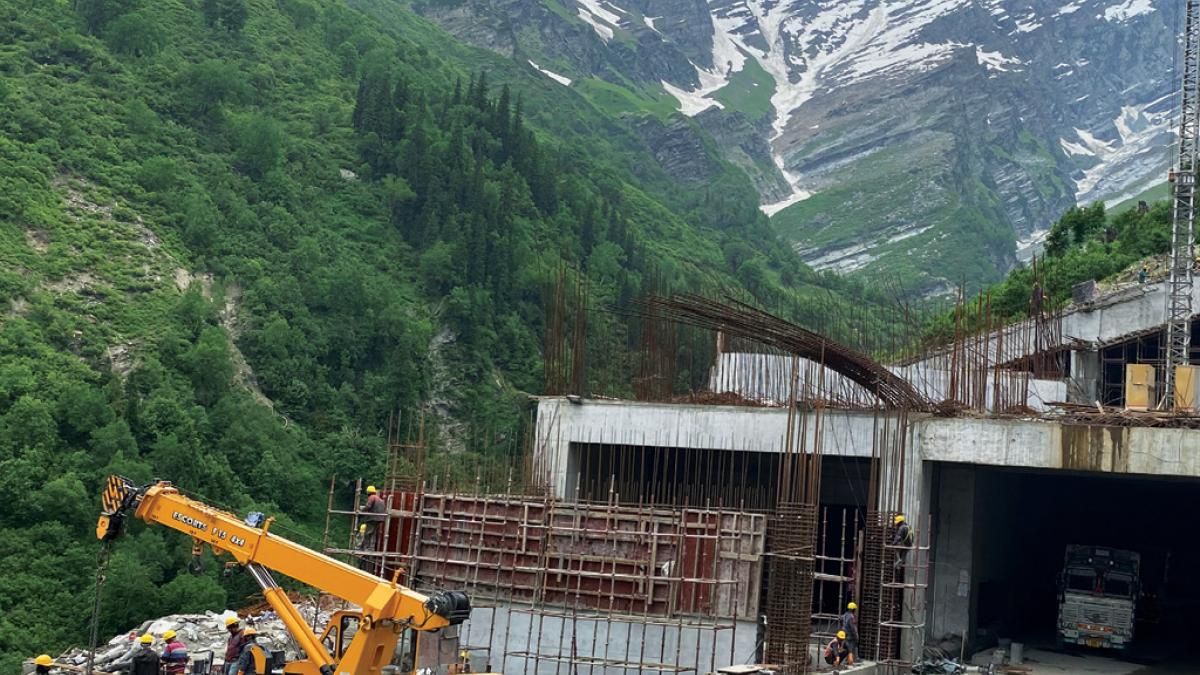 आखिरी ओर अटल रोहतांग सुरंग का निर्माण कार्य अंतिम चरण में है