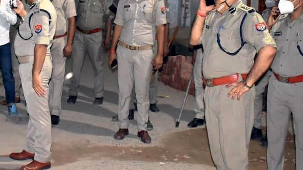 नप गए प्रयागराज के एसएसपी अभिषेक दीक्षित को भ्रष्टाचार के आरोप में सरकार ने निलंबित किया